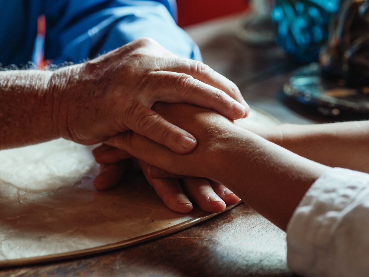 Tips for dealing with a parent diagnosed with Dementia